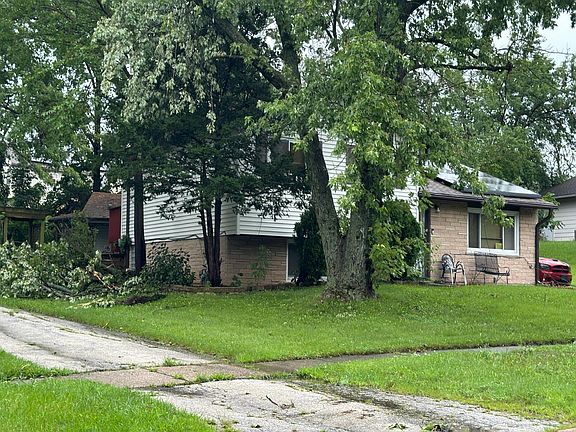 3rd image of 911 Union Dr