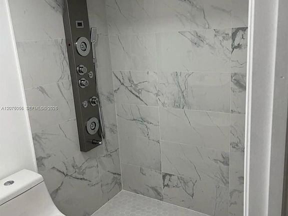 3rd image of 861 NE 1st Pl