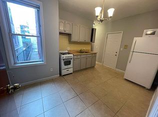 24-21 29th St #1F, Astoria, NY 11102