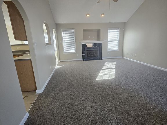 5th image of 76 Shelby St