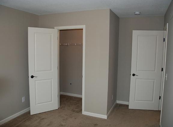 3rd image of 413 Aqua Cir