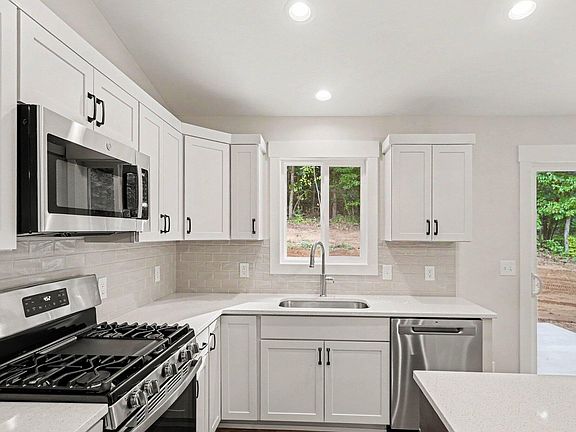 4th image of 1330 Red Fox Ct