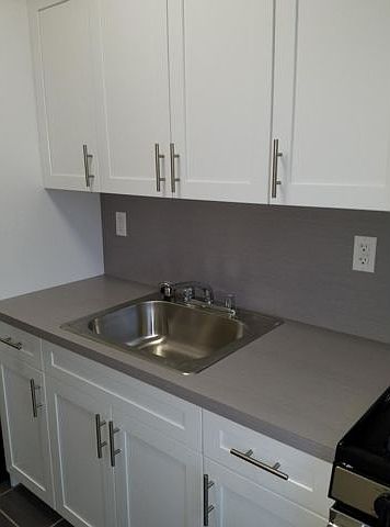2nd image of 9 Murdock Ct APT 2B