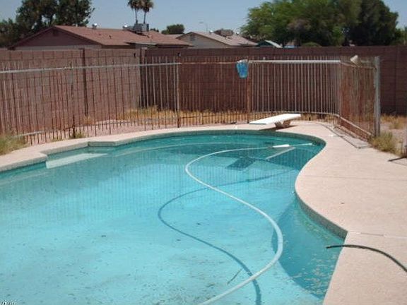 3rd image of 1002 W Hermosa Dr