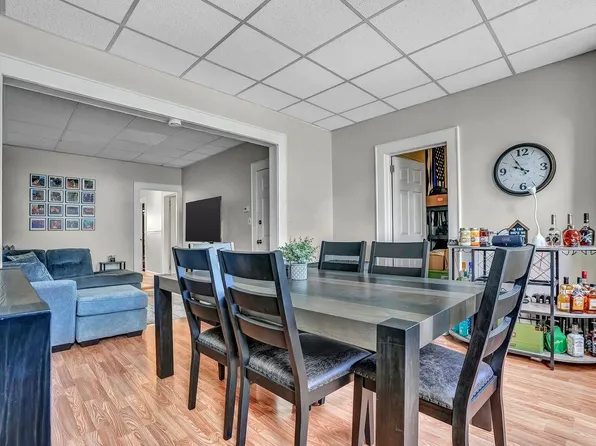 699 Elm Street image 19 of 39