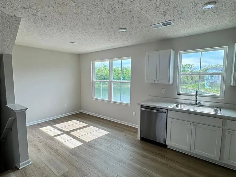 4034 Hemlock Ct — Photo 17