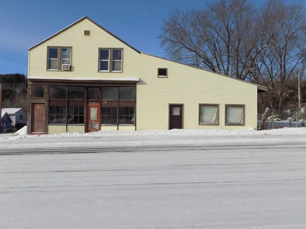 913 Gary St, Bovey, MN 55716