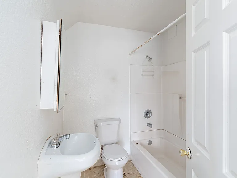 201 N F St #4 — Photo 9
