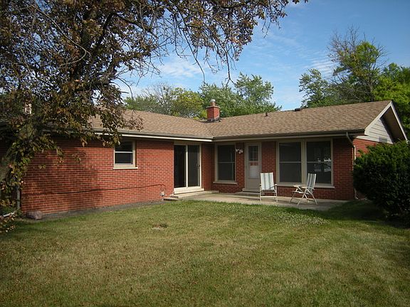 4th image of 814 E 163rd Pl