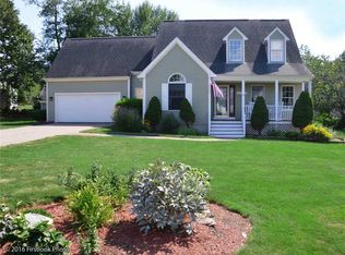 9 Francesca Ln, Bristol, RI 02809