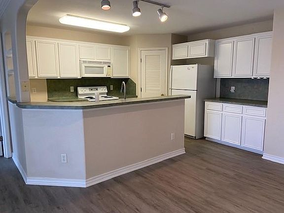 4th image of 15426 Grass Cay Ct