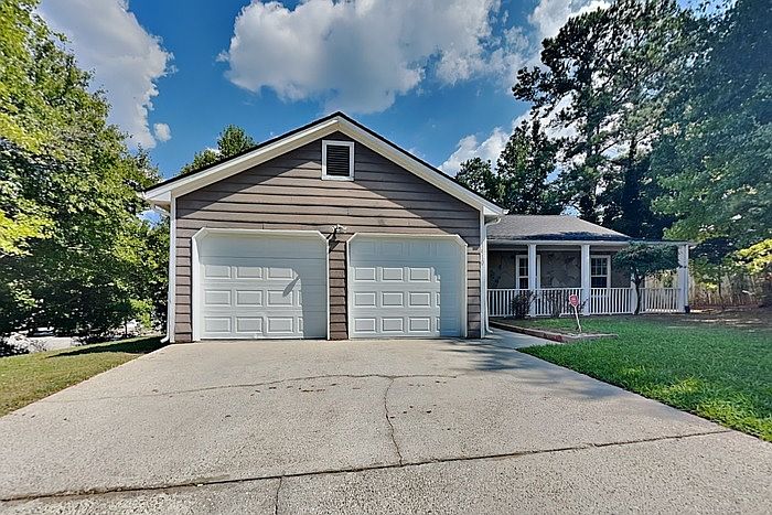 1st image of 1410 Stoneleigh Way