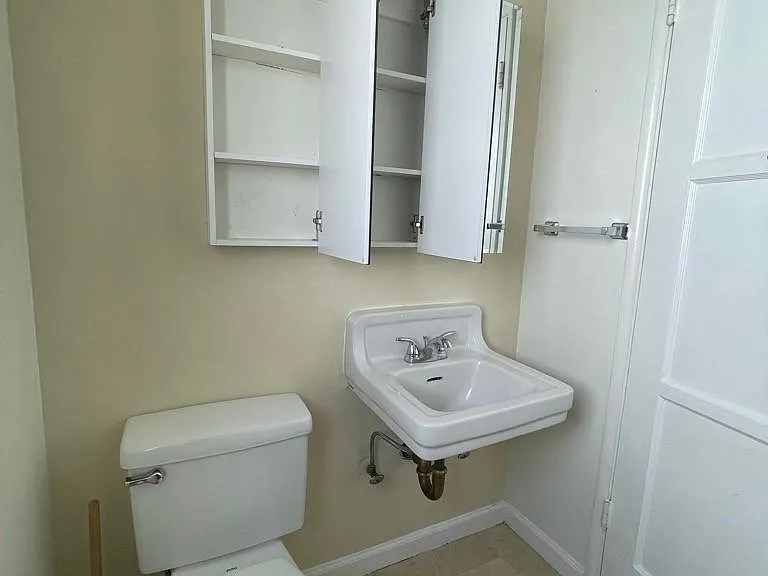 2625 Cloverfield Blvd — Photo 11