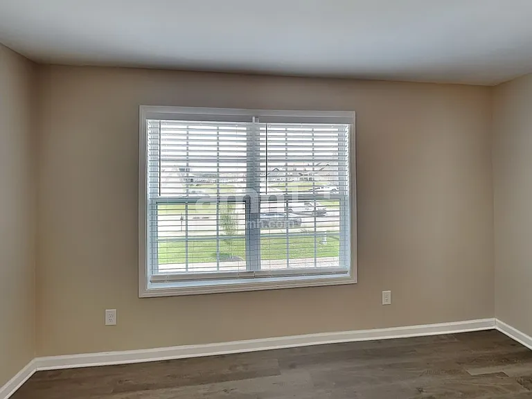 913 Beverly Ct — Photo 19