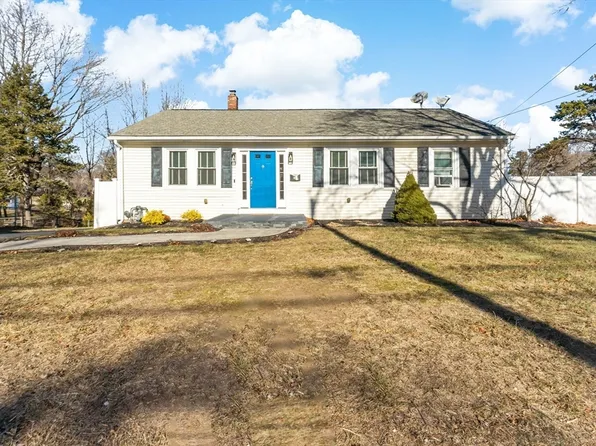 263 Thacher St, Attleboro, MA 02703