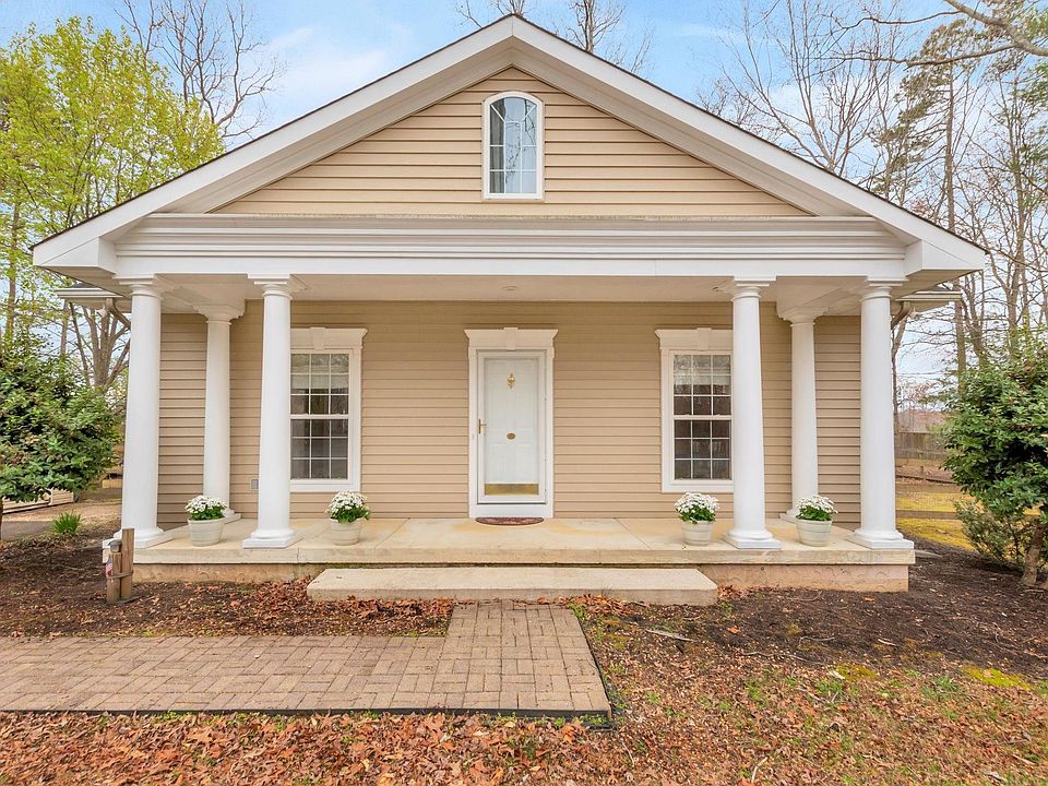 1st image of 117 Jefferson Dr