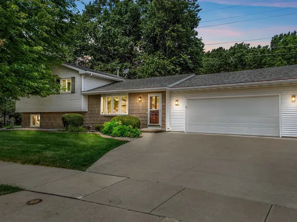 2400 Abbey Ave, Oshkosh, WI 54904