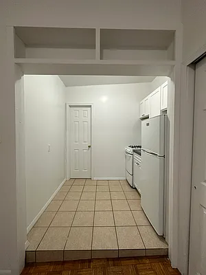 Rented by Peter R. Hungerford, LREB | media 2