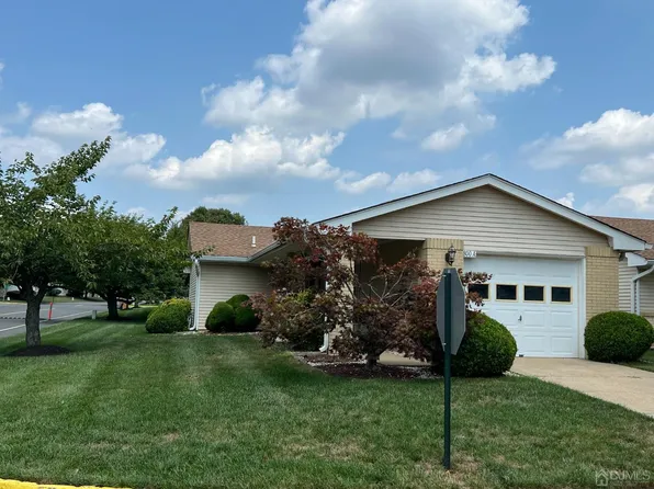 800 Pompton Rd, Monroe Township, NJ 08831