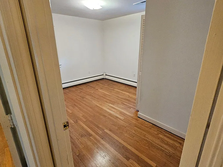9077 Edgewater Cir — Photo 15
