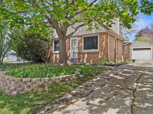 8924 W Lincoln AVENUE, West Allis, WI 53227