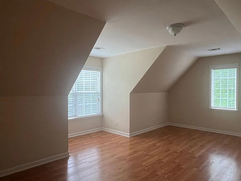 136 Joycliff Cir — Photo 32