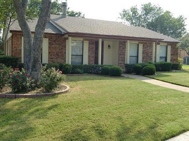 1st image of 402 Clear Creek Ln
