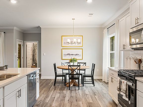 5th image of 306 Heritage Way