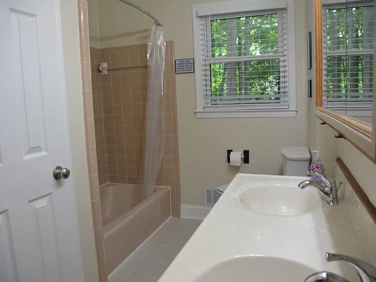 Elmtree Dr — Photo 3