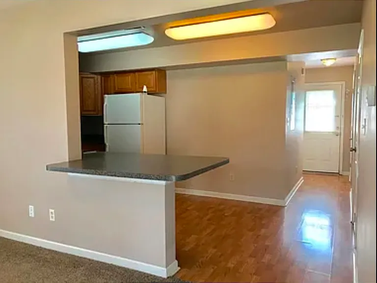 597 Hampton Way — Photo 7