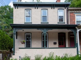 86 S Main St, Lambertville, NJ 08530