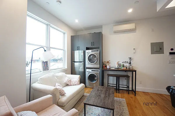 Rented by Rennit Inc. | media 42