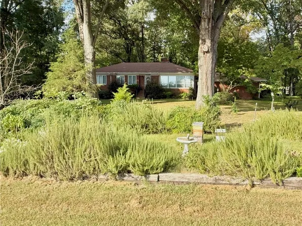 100 Bellwood Ct, Jamestown, NC 27282