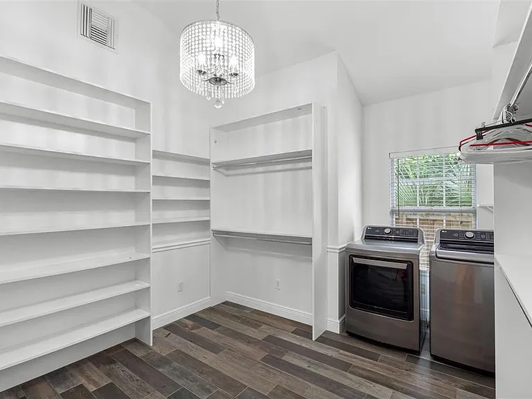 641 Wilkie St — Photo 32