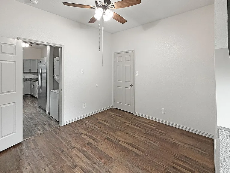 2424 McKinley Ave — Photo 5