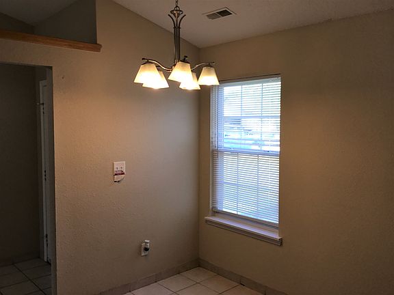 5th image of 5819 Woodcote Dr