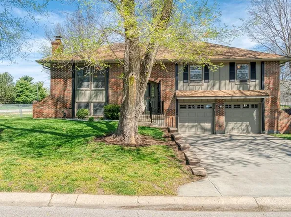 16000 E 27th Ter S, Independence, MO 64055