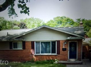 8921 Crown St, Livonia, MI