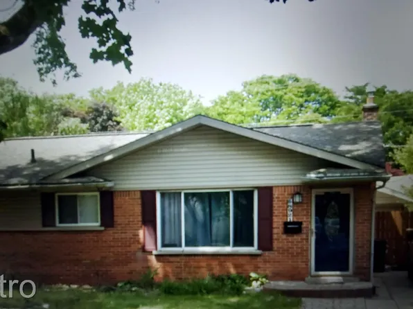 8921 Crown St, Livonia, MI 48150