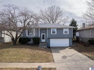 5221 High St, Lincoln, NE 68506
