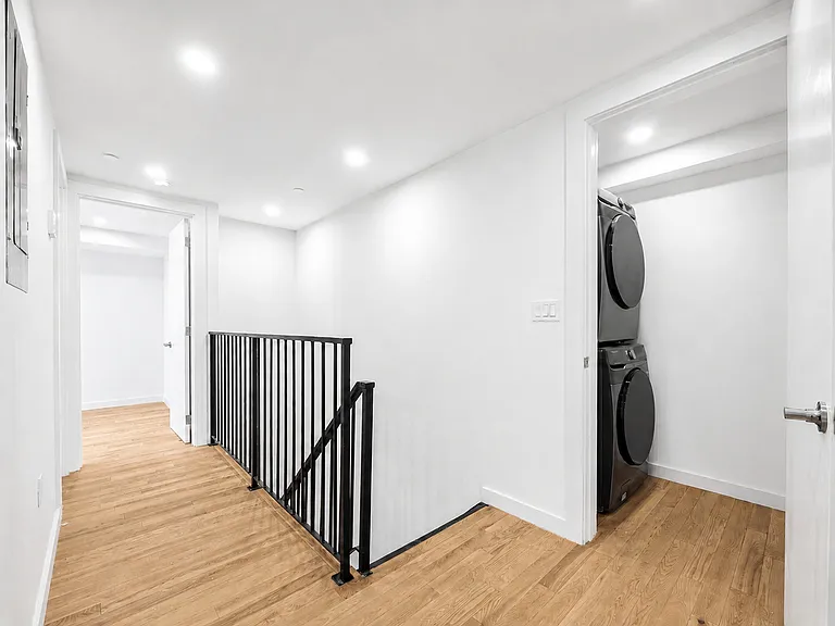 185 Chauncey St #1F — Photo 14