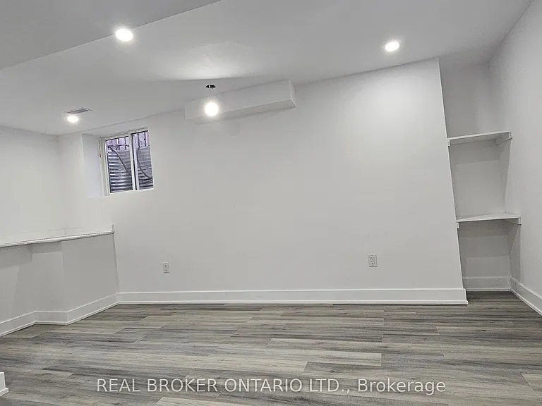 1296 Ellenton Cres #A — Photo 12