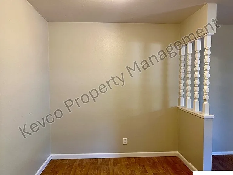1728 Azalea Dr — Photo 4