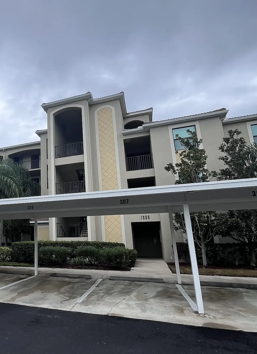 Building Photo - 7005 River Hammock Dr #404