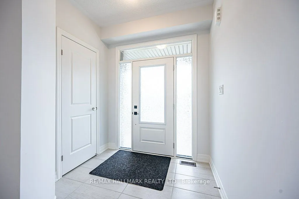 4 bed, $2,900 — Photo 3