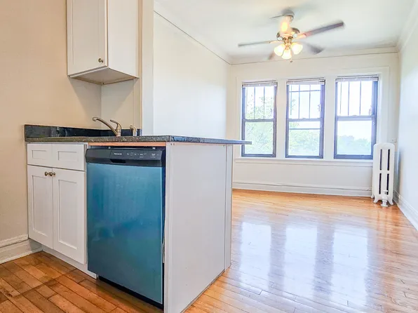 4260 N Clark St #2, Chicago, IL 60613