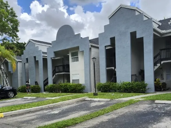 815 SW 113th Way, Hollywood, FL