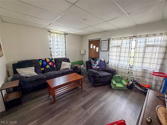 3rd image of 329 Summit Ave