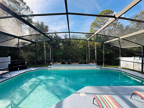 4th image of 1049 LAKE BERKLEY DRIVE