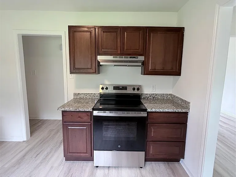 8837 Oak Knoll Ln — Photo 14